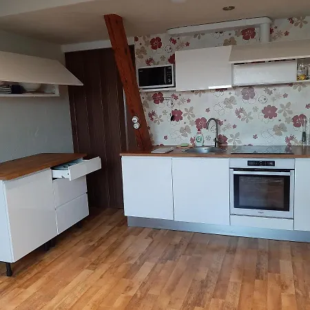Easyrentals Near Airport *