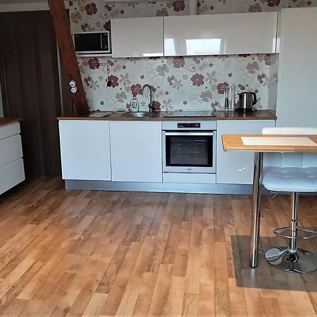 Apartment Easyrentals Near Airport *