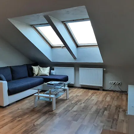 Easyrentals Near Airport *