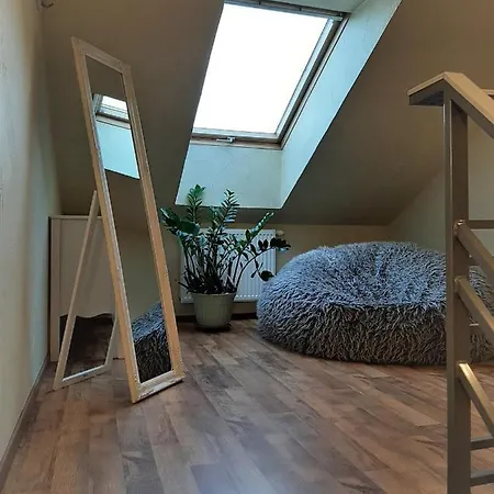 Apartment Easyrentals Near Airport *