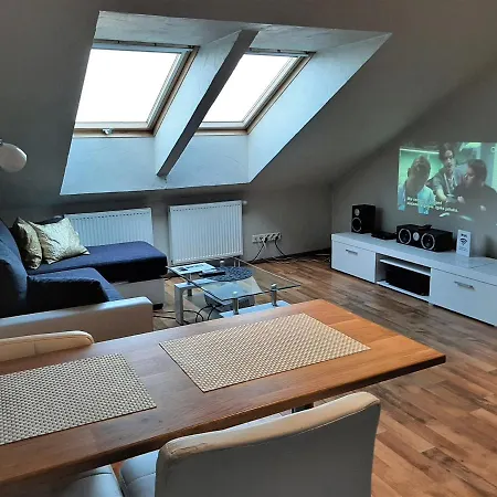 Apartment Easyrentals Near Airport *